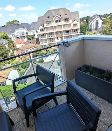 Les Voisins De L'hippodrome